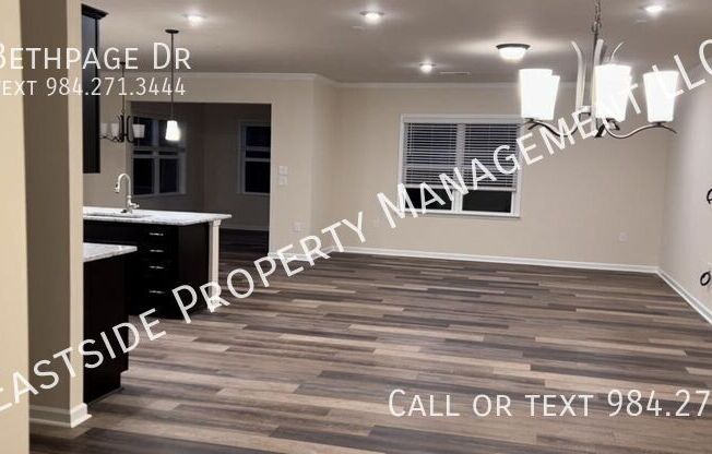 2242 BETHPAGE DR