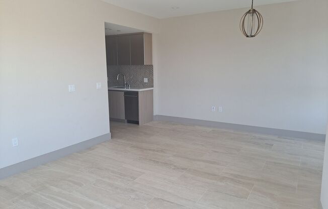 1 bed, 1 bath, 716 sqft, $2,910, Unit 10534 - 203