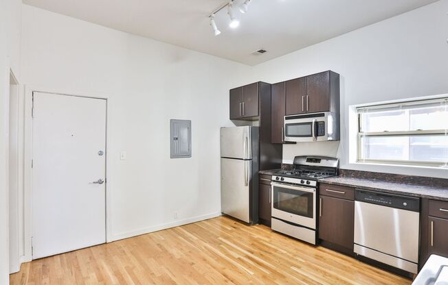 3 beds, 1 bath, 1,150 sqft, $2,795, Unit 3F