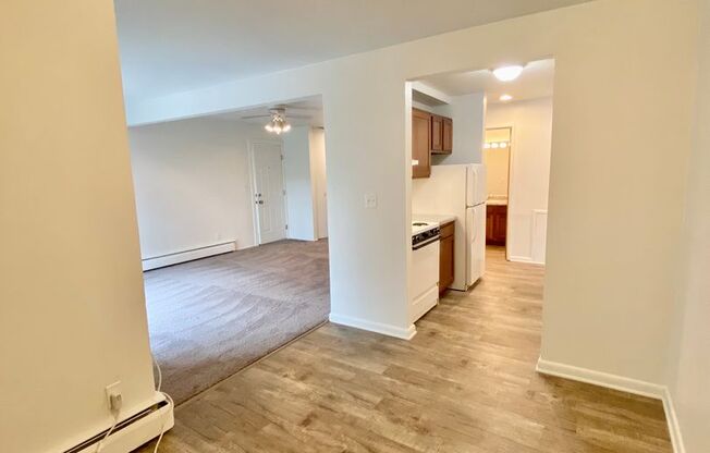 2 beds, 1 bath, 1,000 sqft, $1,295, Unit 308