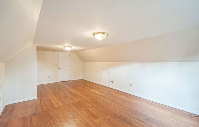 3 beds, 1 bath, $1,995