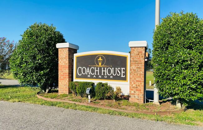 2BR/1.5BA Townhome in Coach House Manor