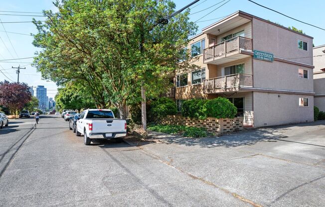 GRBR Greenbrier Apartments