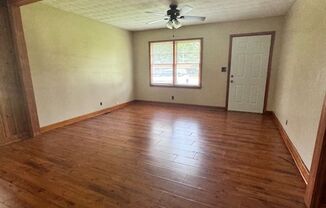 3 beds, 1 bath, $1,295