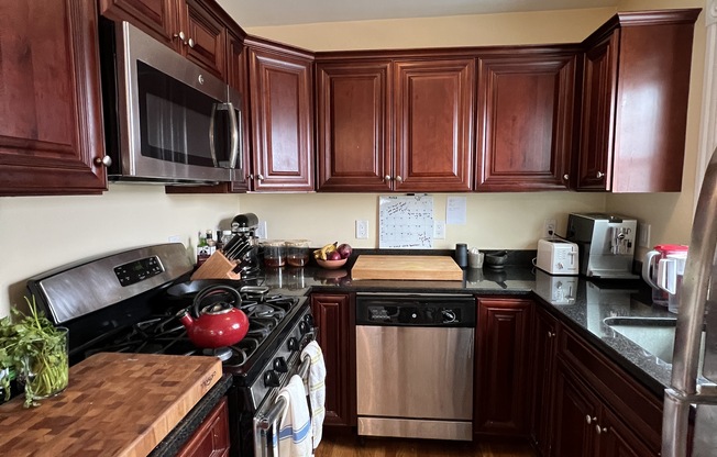4 beds, 2 baths, $5,000, Unit 2