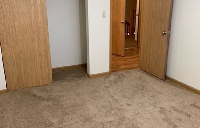 1 bed, 1 bath, $935, Unit 215-05