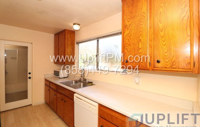 2 beds, 1 bath, $2,800