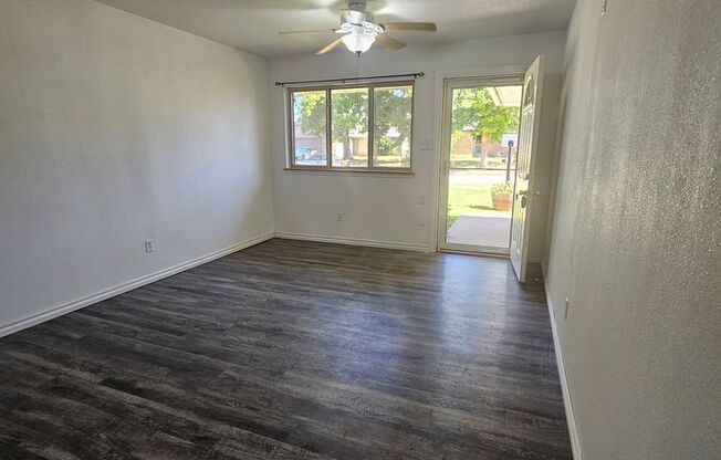 (3) Bed/(1.5) Bath in NE Norman Avail NOW!