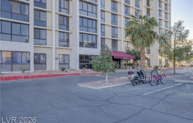 3930 University Center Penthouse #1003