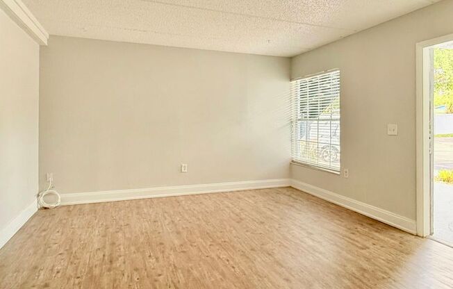 1 bed, 1 bath, 439 sqft, $1,300, Unit 2702