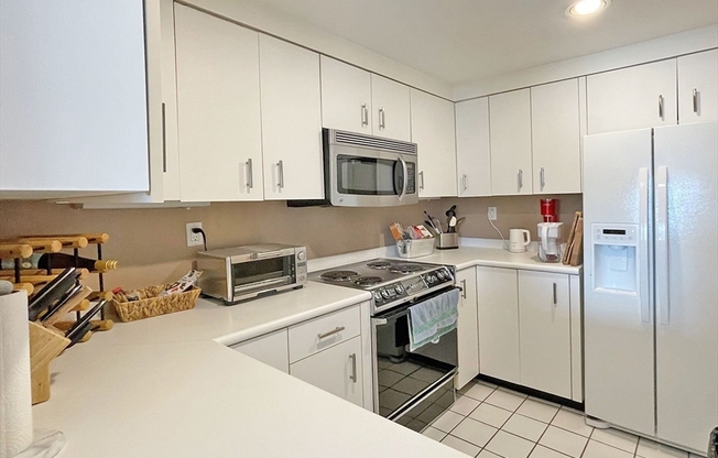 2 beds, 2 baths, 1,208 sqft, $4,600, Unit 420