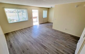 2 beds, 1 bath, 823 sqft, $1,500, Unit 04