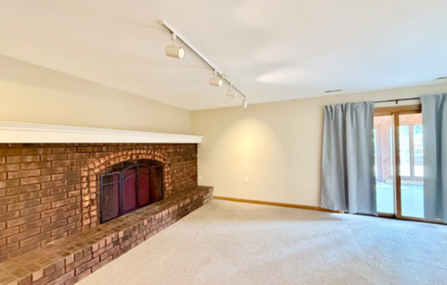 301 W MANGRUM DR