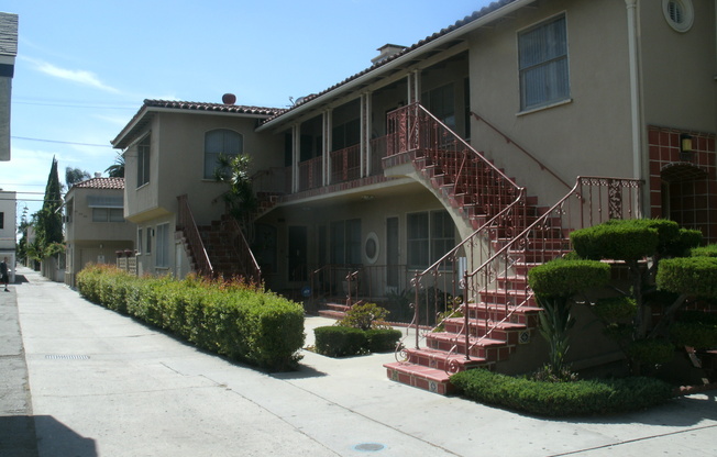 Long Beach 827-835 Pacific