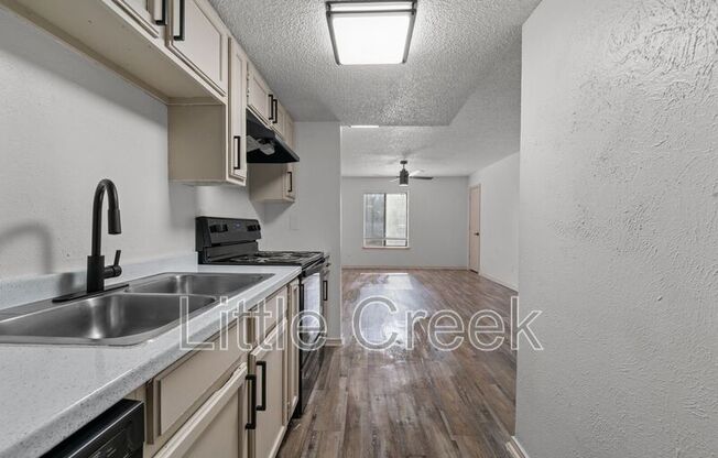 151 E LITTLE CRK RD