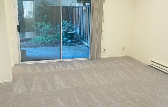 2 beds, 1 bath, $3,000, Unit Unit 133