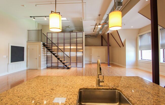 2 beds, 2.5 baths, 1,700 sqft, $1,950, Unit 410