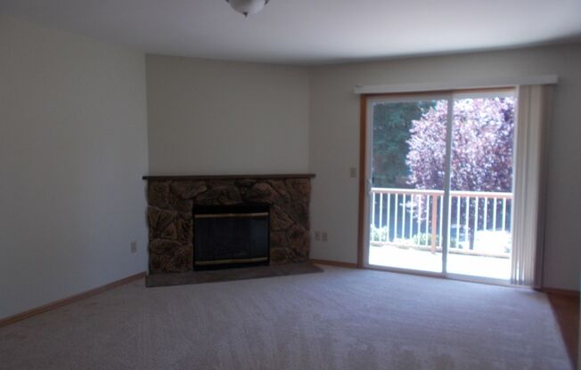Nicely Updated 2BR 1 BA Kirkland Condo! Finn Hill/Juanita Area!