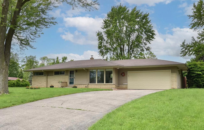 58 JUNIPER LN