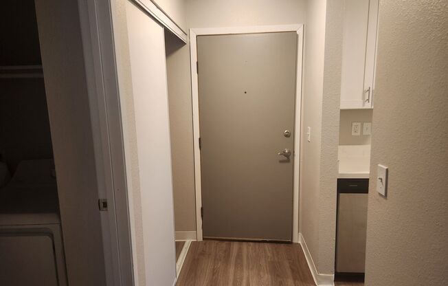 2 beds, 1 bath, 813 sqft, $1,725, Unit C-105