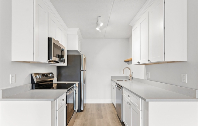 2 beds, 2 baths, 902 sqft, $3,200, Unit 404