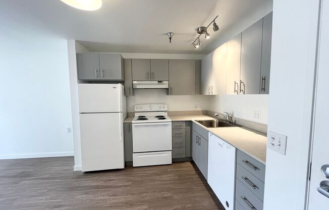 1 bed, 1 bath, 636 sqft, $1,625, Unit 226