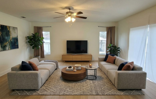 Spacious 4 bedroom 2.5 bathroom with loft in Poinciana!