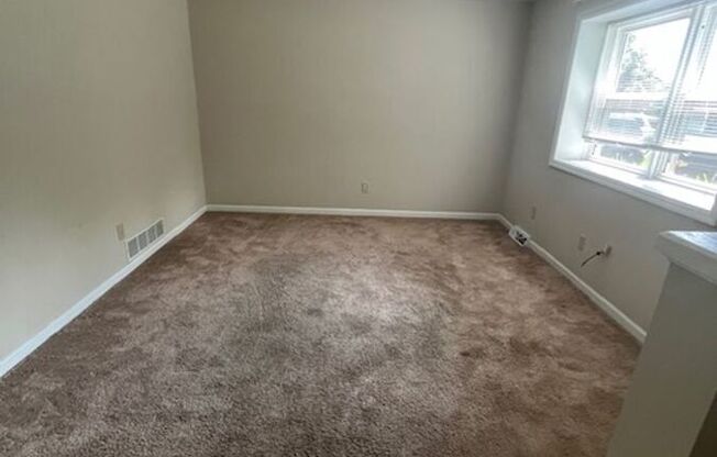 457 WOODVIEW DR