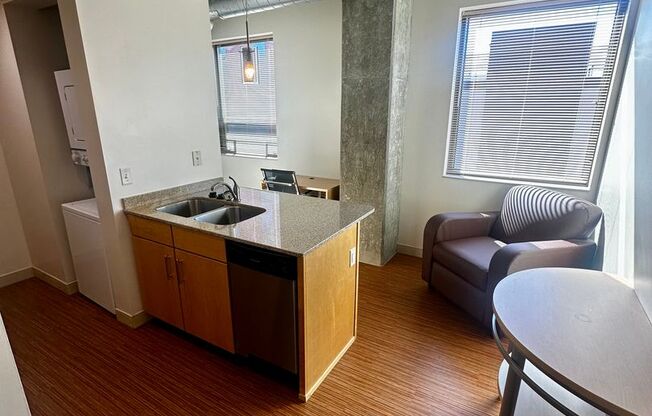 Studio, 1 bath, 350 sqft, $1,295, Unit 619 - A