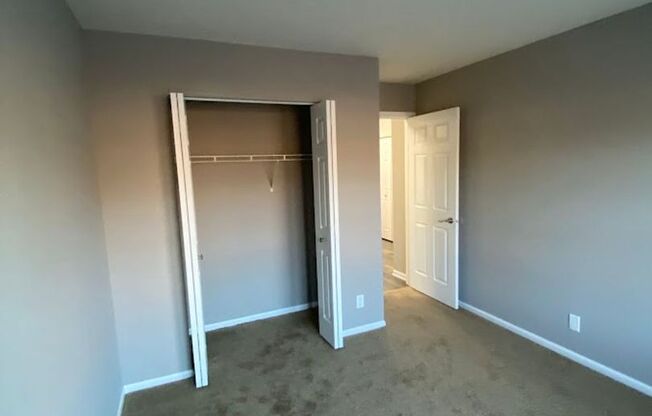 2 beds, 1 bath, 1,000 sqft, $1,595, Unit 1167-9