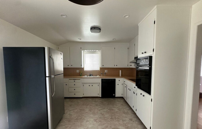Coastal Living 3 bedroom home in the heart of Rio Del Mar in Aptos!