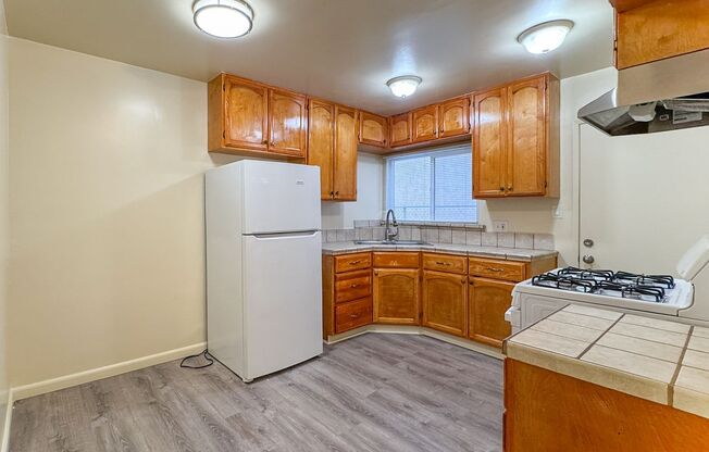 4253 1/2 S CENTINELA AVE
