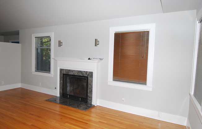 Pristine Craftsman in Belmont Heights!