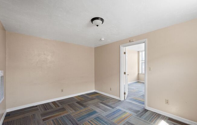 1 bed, 1 bath, 800 sqft, $849, Unit 103 W Lincoln Ave #1