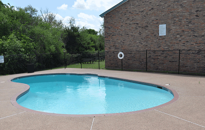 Little Creek Apartments – Your Ideal Home in Cedar Hill, TX!