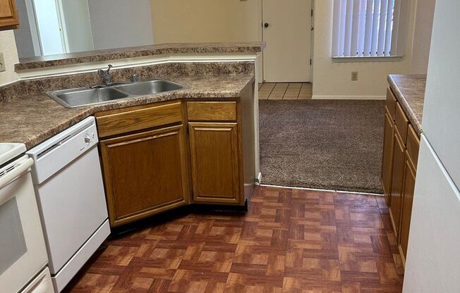 2 beds, 2 baths, 957 sqft, $1,015, Unit 87