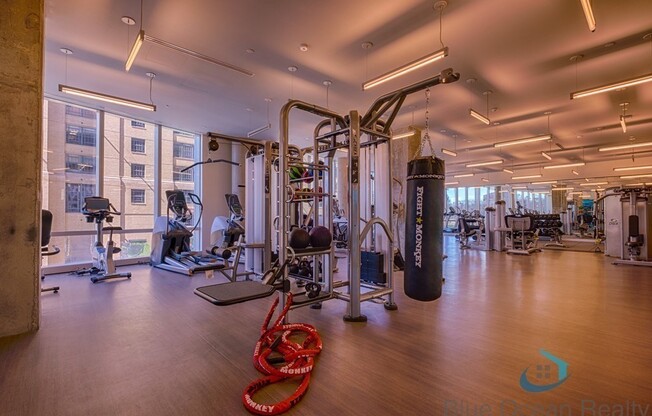 1 bed, 1 bath, 815 sqft, $4,800, Unit 25H
