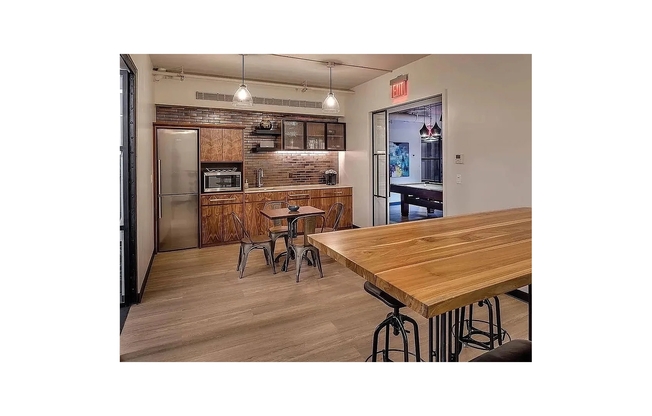 1 bed, 1 bath, 685 sqft, $5,000, Unit 6D