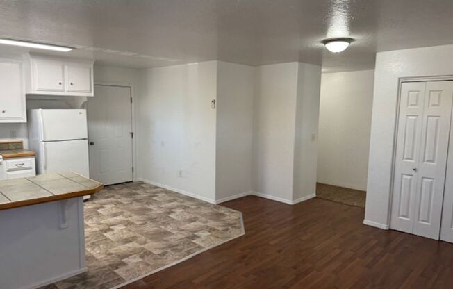 3 beds, 2 baths, 1,300 sqft, $1,750, Unit 460