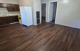 2 beds, 1 bath, 725 sqft, $900, Unit 5