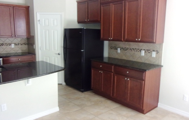 SPACIOUS!! Windermere Terrace! Immaculate 4 Bedroom 2 Bath! Single Family Home!!