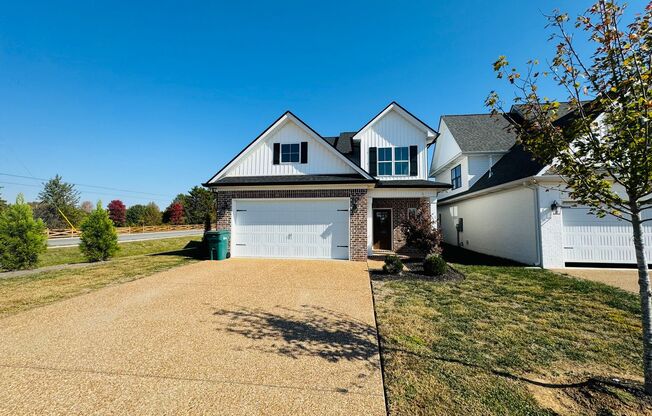 FOR LEASE - 3 Bed, 2 Bath, 1986sqft on Maple Hill Rd in Lebanon, TN.