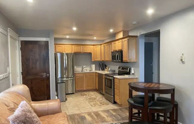 2 beds, 1 bath, $7,500, Unit 2 Bedroom