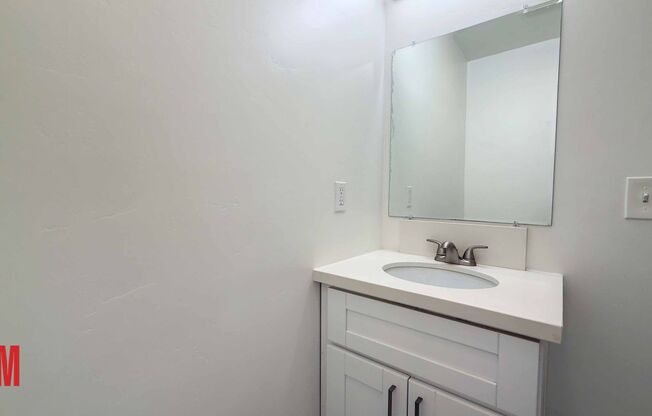 Studio, 1 bath, 300 sqft, $1,599, Unit 6