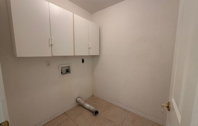 Charming 3-Bedroom Home in Broadmoor – Move-In Ready!