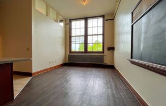 2 beds, 1 bath, 897 sqft, $1,495, Unit 317