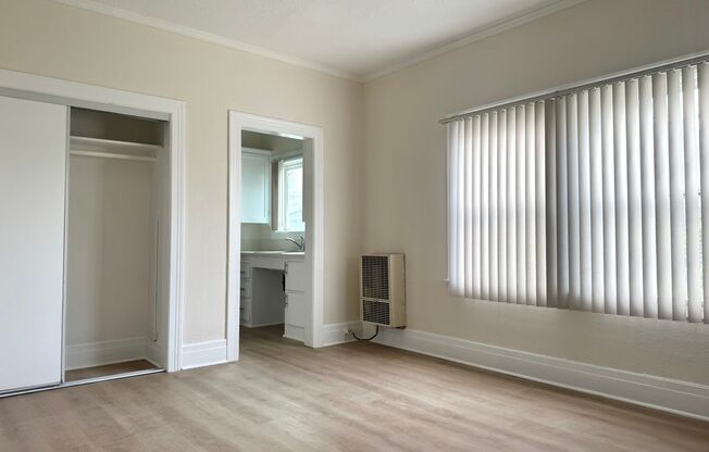 Renovated Studio in Heart of Koreatown!