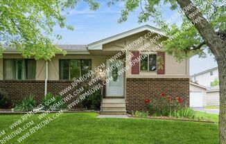 2104 NW 10 ST