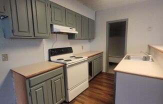 2 beds, 1 bath, $699