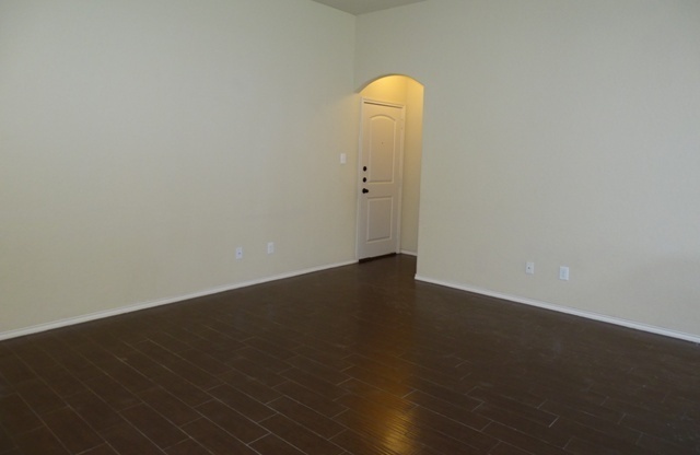 3 beds, 2.5 baths, $1,695